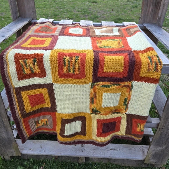 Vtg Handmade Handcrafted Crochet Afghan Throw Blanket Rug Cottagecore 70s